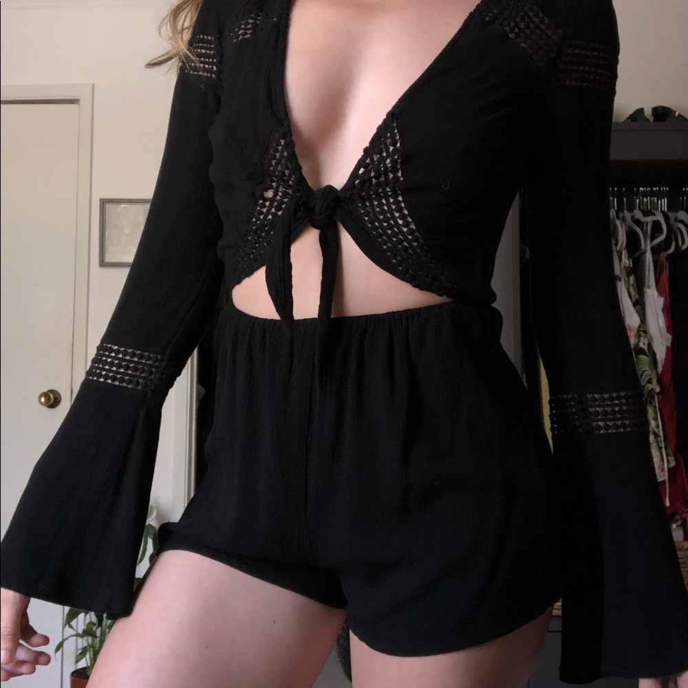 Bell sleeve tie up romper